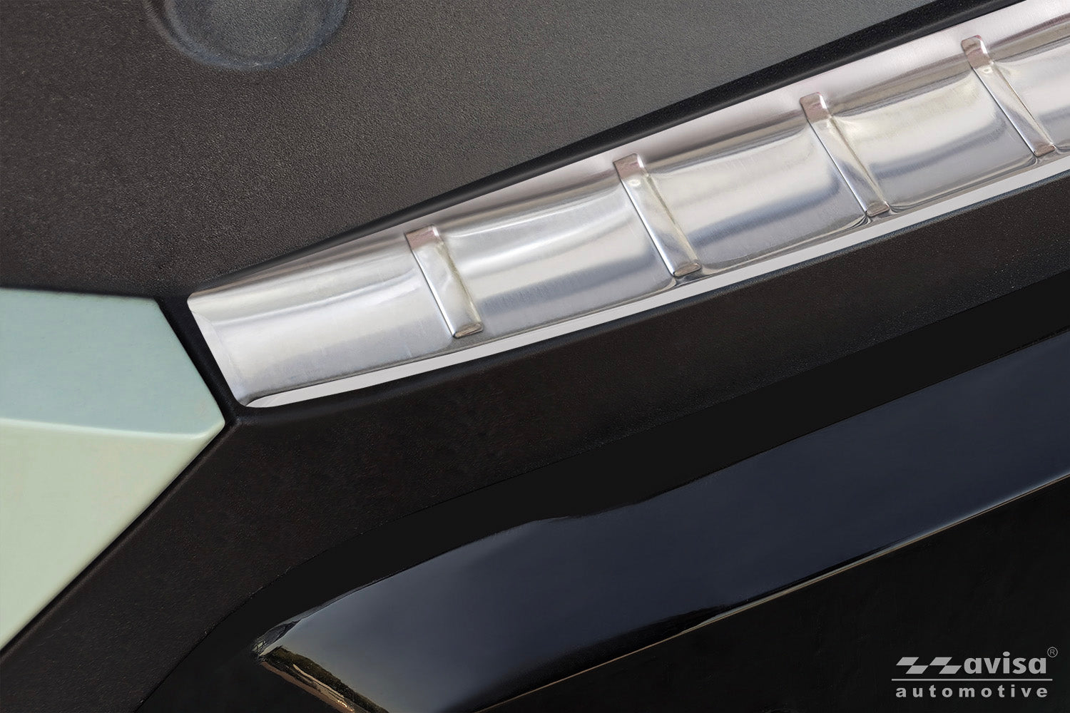 protector de parachoques trasero KIA EV3 GT plata satinado