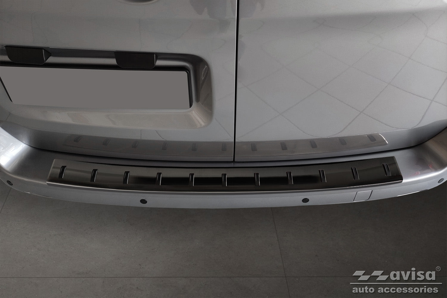 protector de parachoques trasero NEW OPEL VIVARO negro