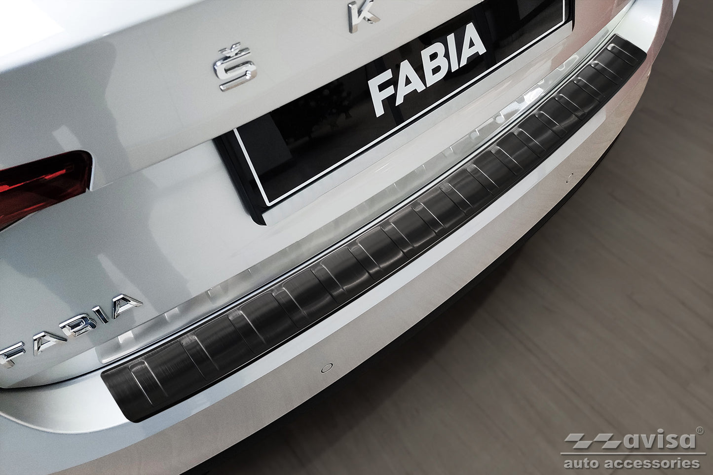 protector de parachoques trasero SKODA FABIA Hatchback negro