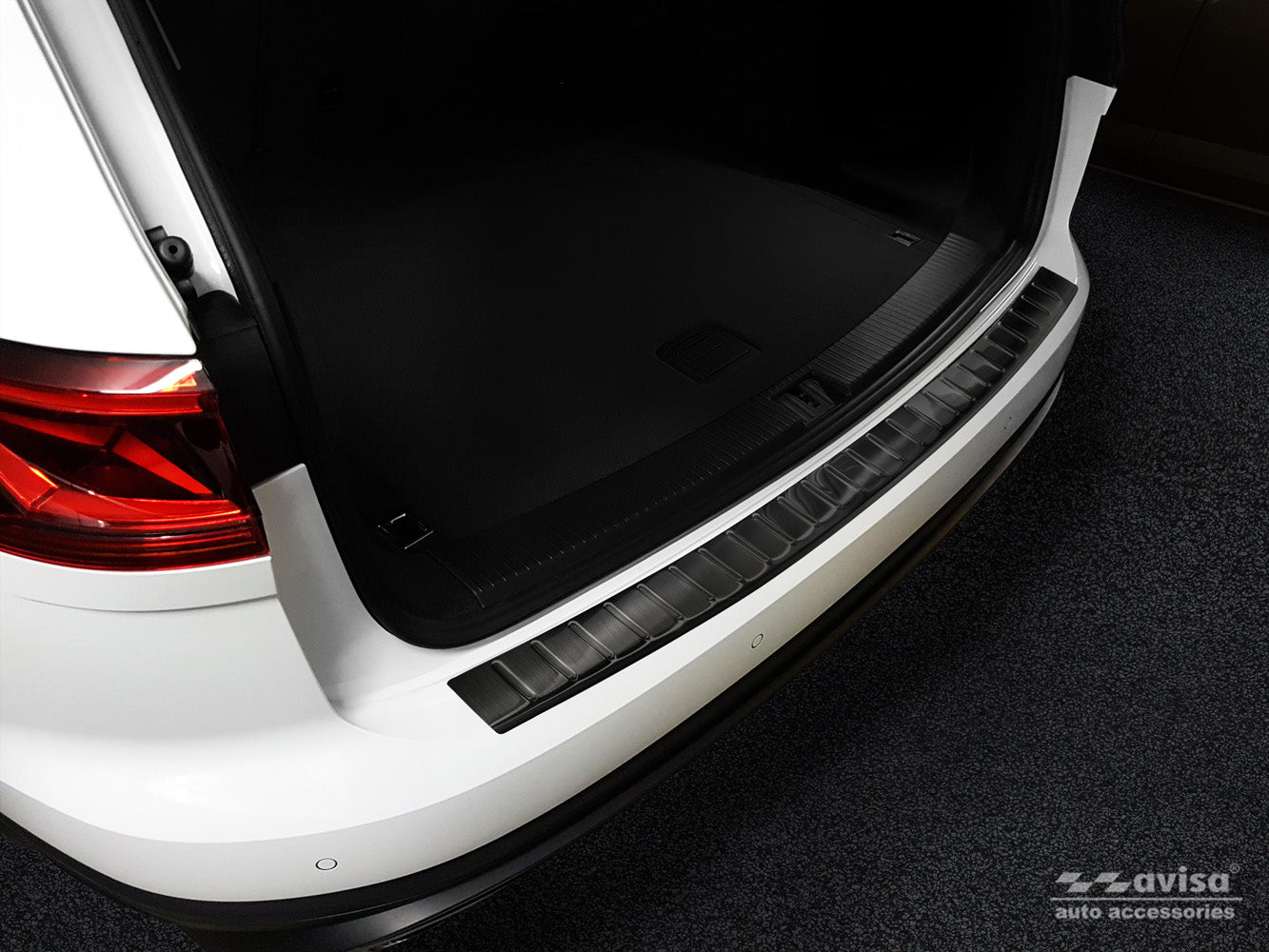 protector de parachoques trasero VW TOUAREG negro