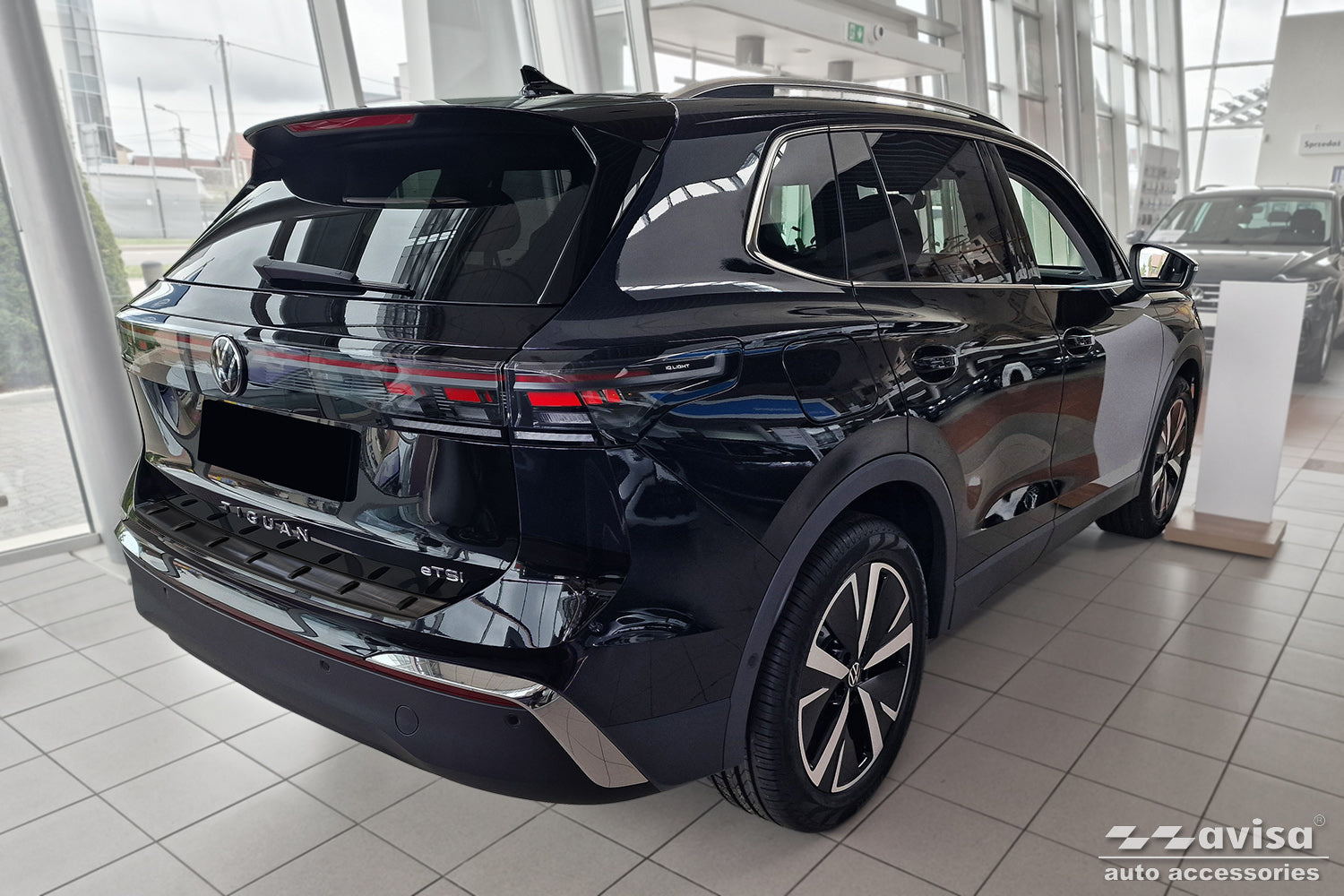 protector de parachoques trasero VW TIGUAN negro 2024+