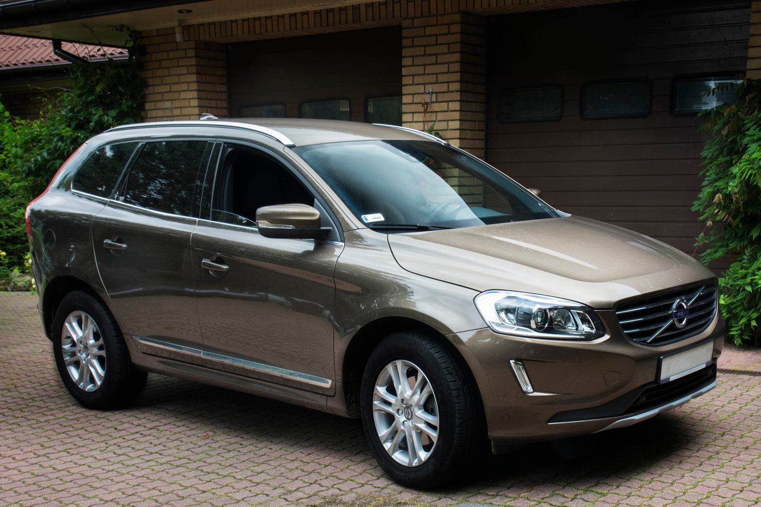 protector de parachoques trasero VOLVO XC60 plata espejo, rojo fibra de carbono