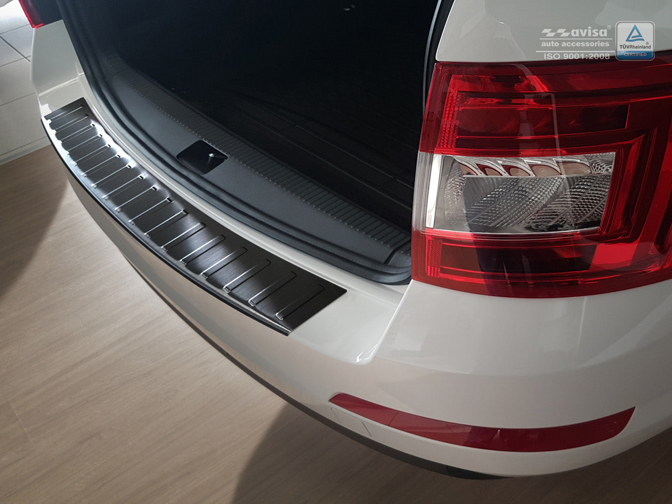 protector de parachoques trasero SKODA OCTAVIA combi negro 2013-16