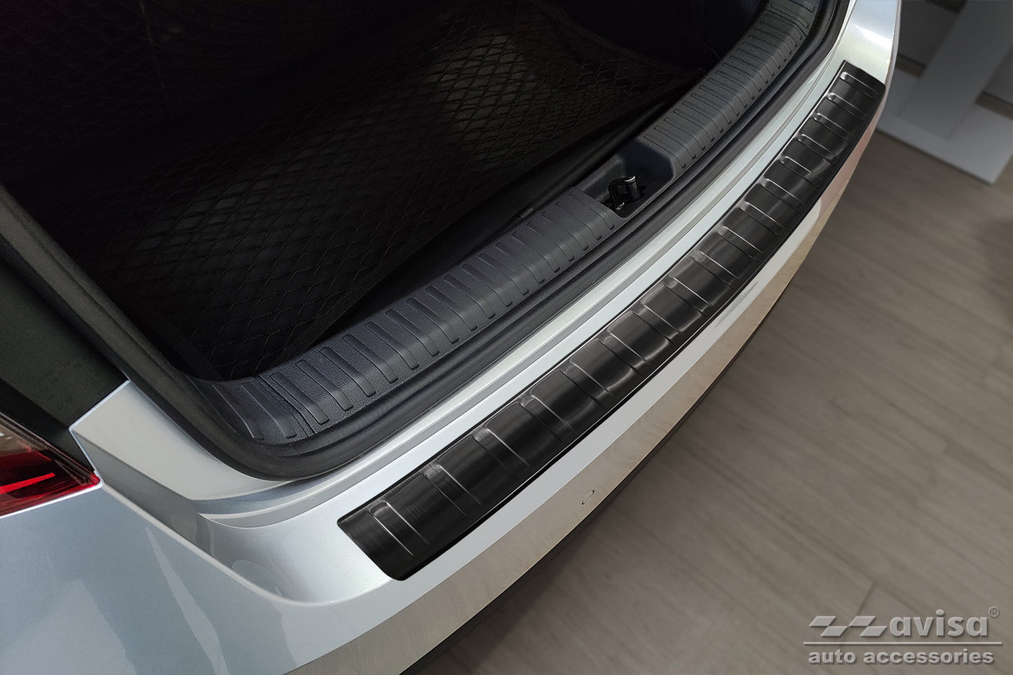 protector de parachoques trasero SKODA FABIA Hatchback negro