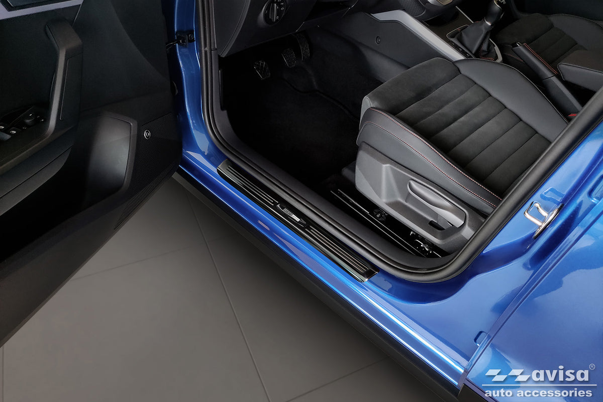 Protector umbral de puertas ''EXCLUSIVE edition'' 3d emblem 4 piezas)SEAT ARONA XCELLENCE negro espejo