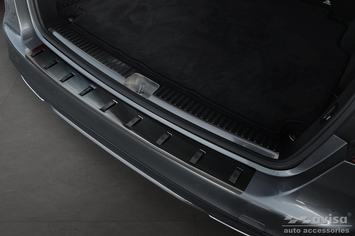 protector de parachoques trasero MERCEDES CLASE C negro 2014-18+