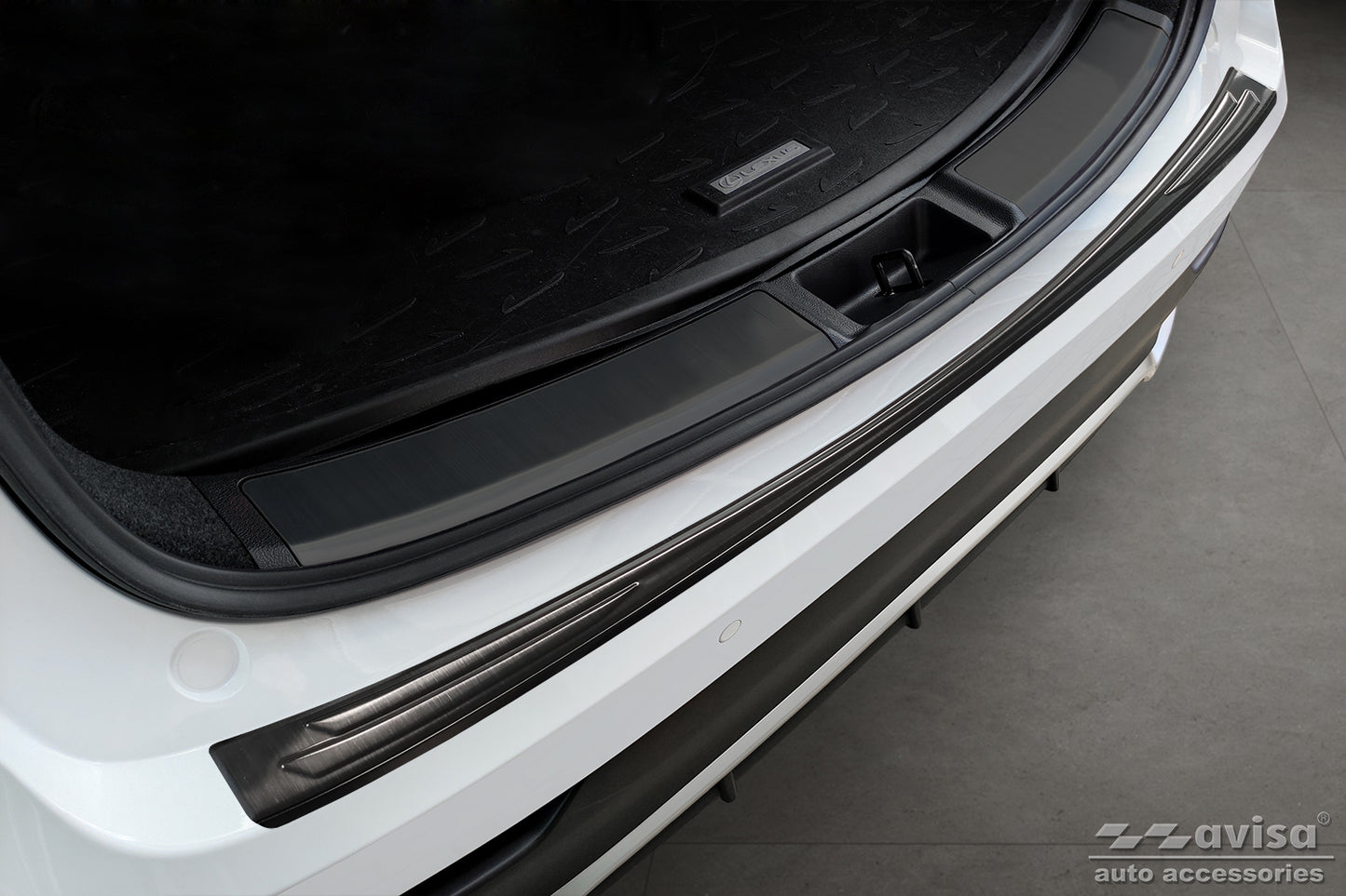 protector de parachoques trasero LEXUS NX (AZ20) negro