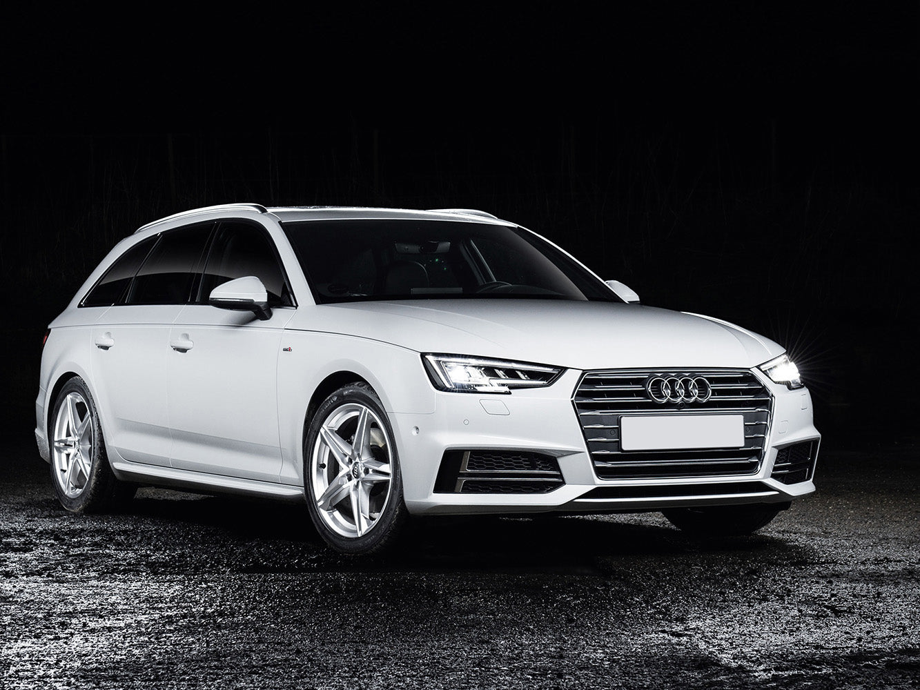 protector de parachoques trasero AUDI A4 B9 avant negro 2015+