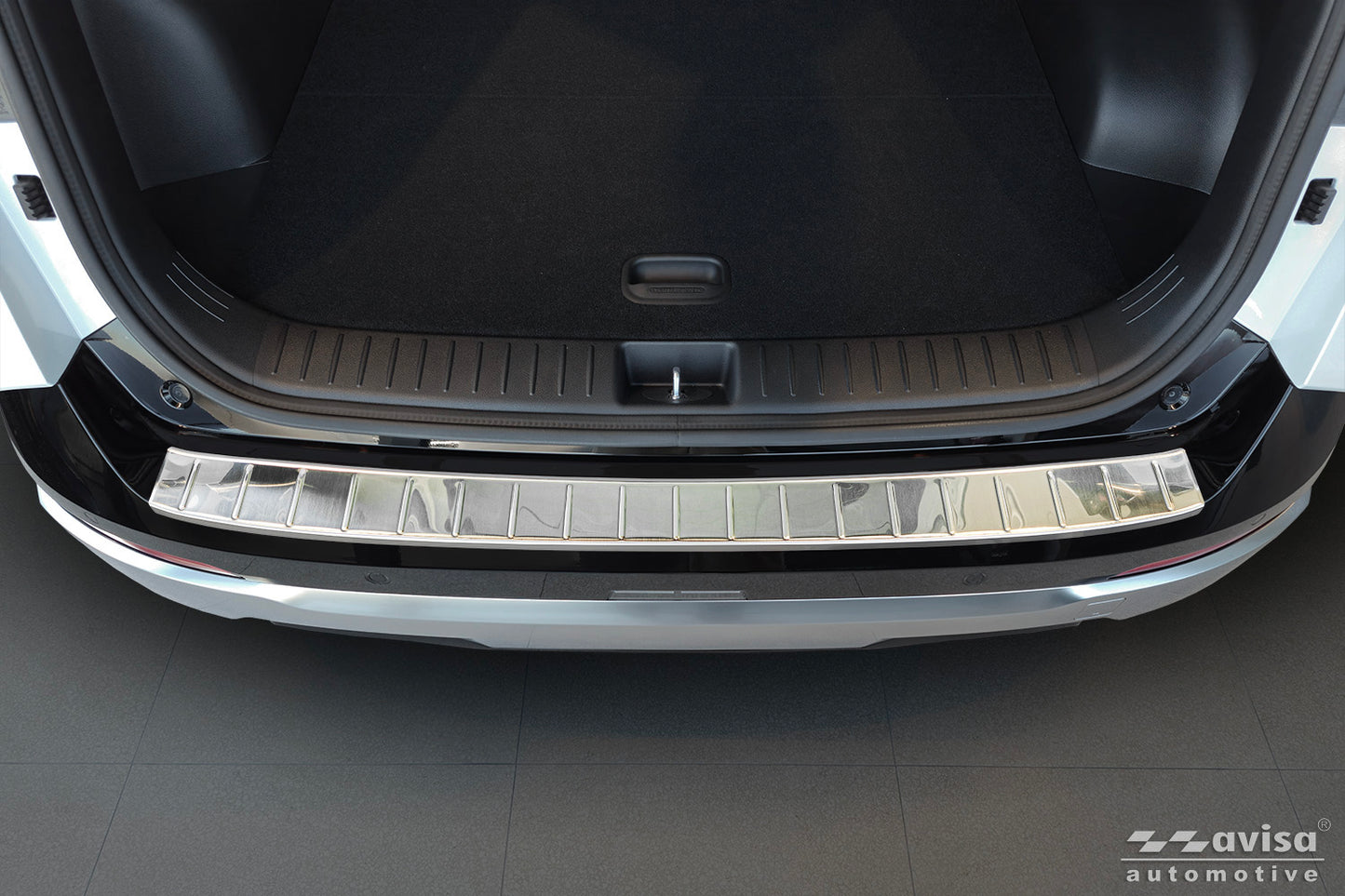 protector de parachoques trasero KIA SPORTAGE plata satinado 2025+