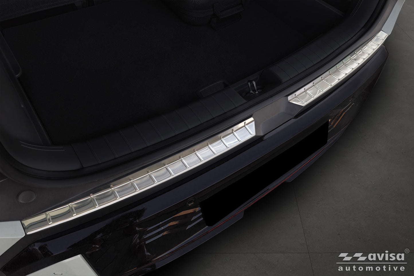 protector de parachoques trasero KIA EV3 GT plata satinado