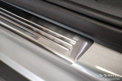 Protector umbral de puertas en relieve SKODA ENYAQ plata satinado