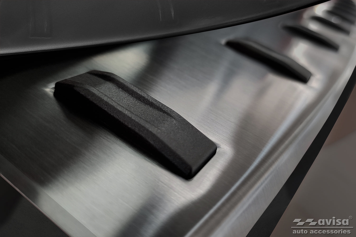 protector de parachoques trasero MERCEDES CLASE C negro 2014-18+