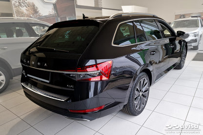 protector de parachoques trasero SKODA SUPERB combi plata espejo 2019-24