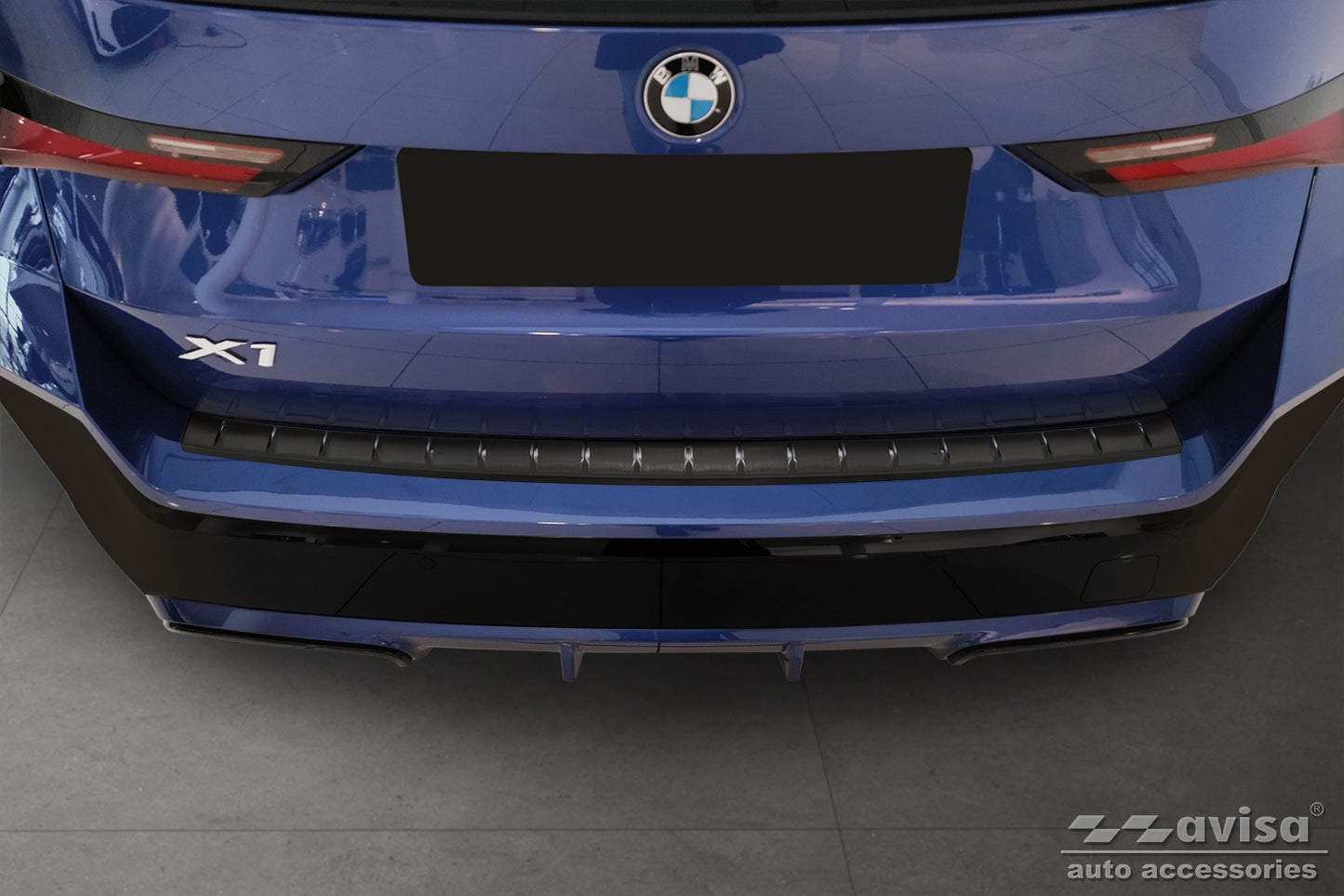 protector de parachoques trasero BMW X1 U11 negro