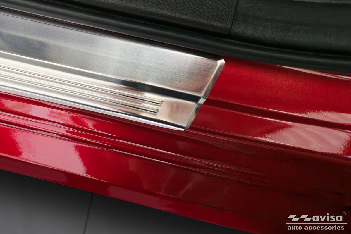 Protector umbral de puertas en relieve SUZUKI SWIFT hatchback plata