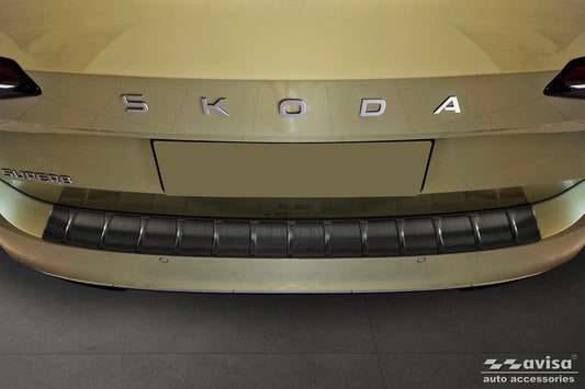 protector de parachoques trasero SKODA SUPERB COMBI negro 2024+