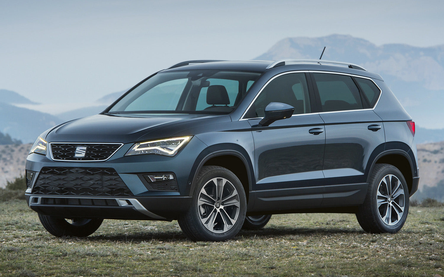 protector de parachoques trasero SEAT ATECA 5d crossover negro