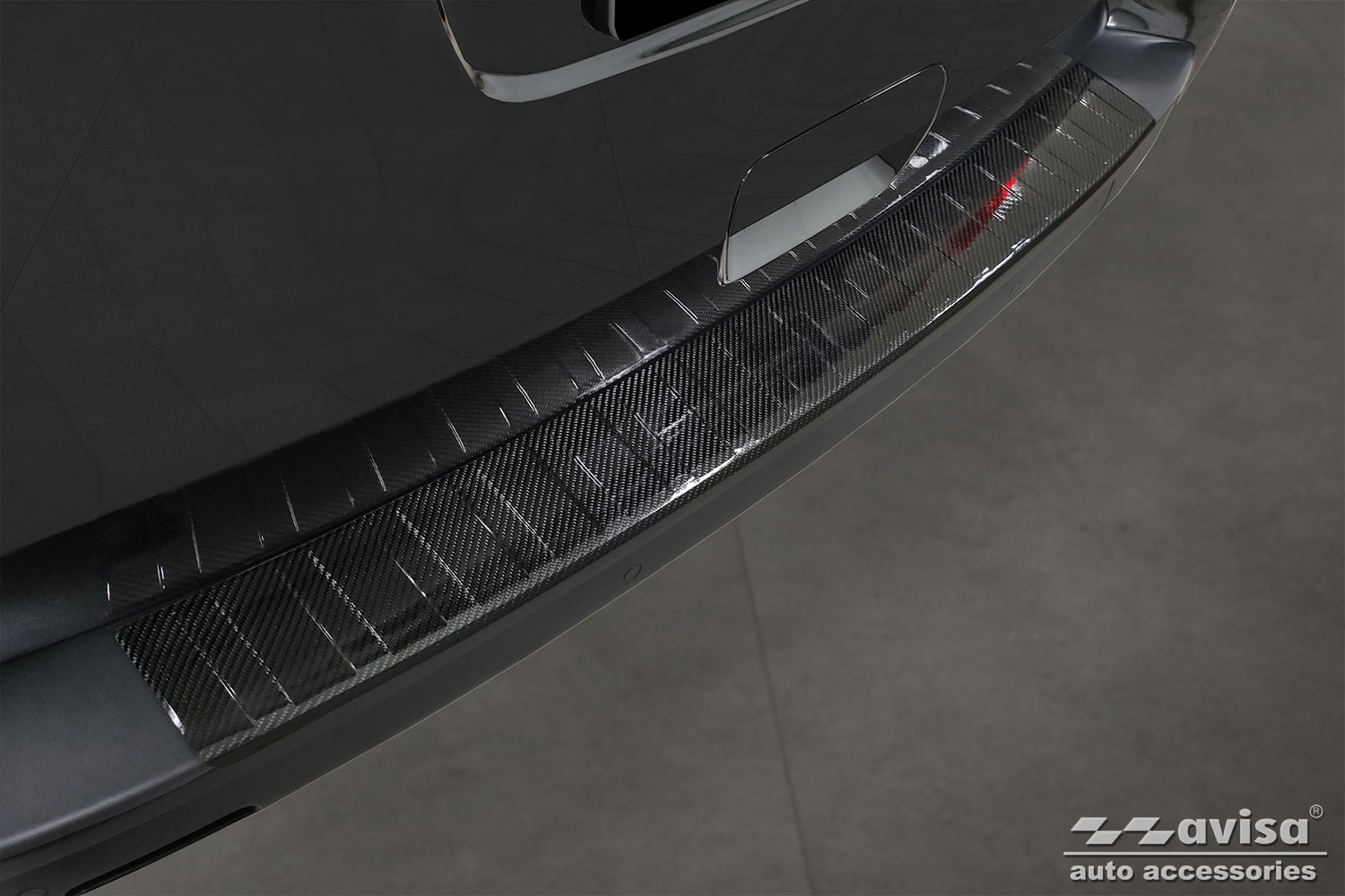 protector de parachoques trasero PEUGEOT TRAVELLER negro 2016+