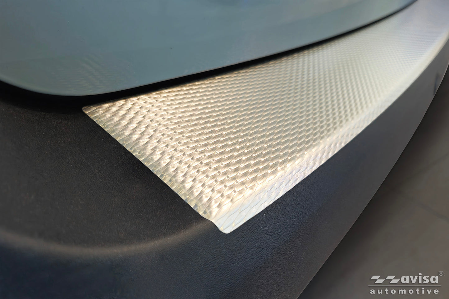 protector de parachoques trasero FORD TOURNEO COURER plata satinado 2023+