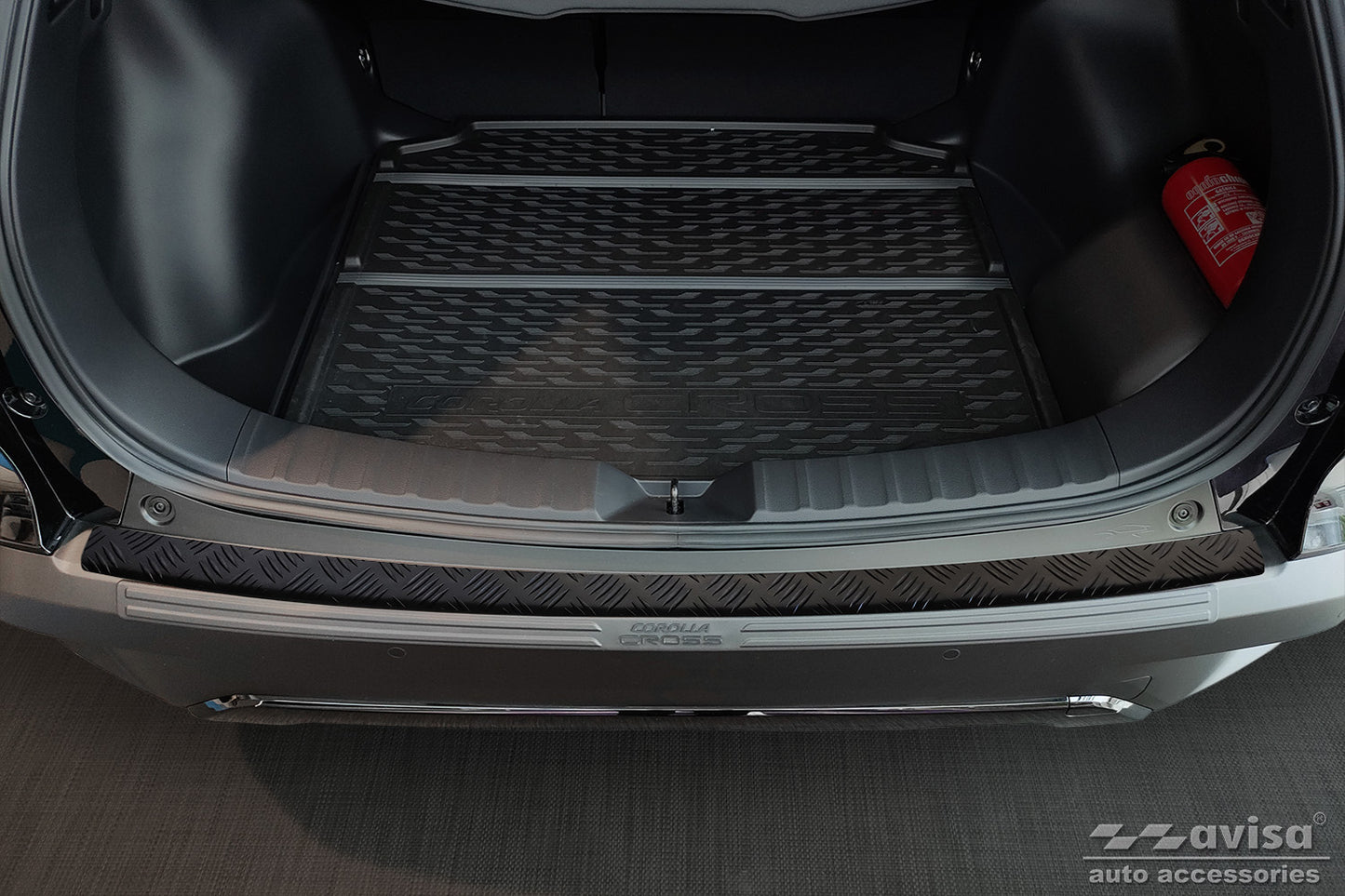 protector de parachoques trasero TOYOTA COROLLA CROSS (XG1TJ) negro alumiinio
