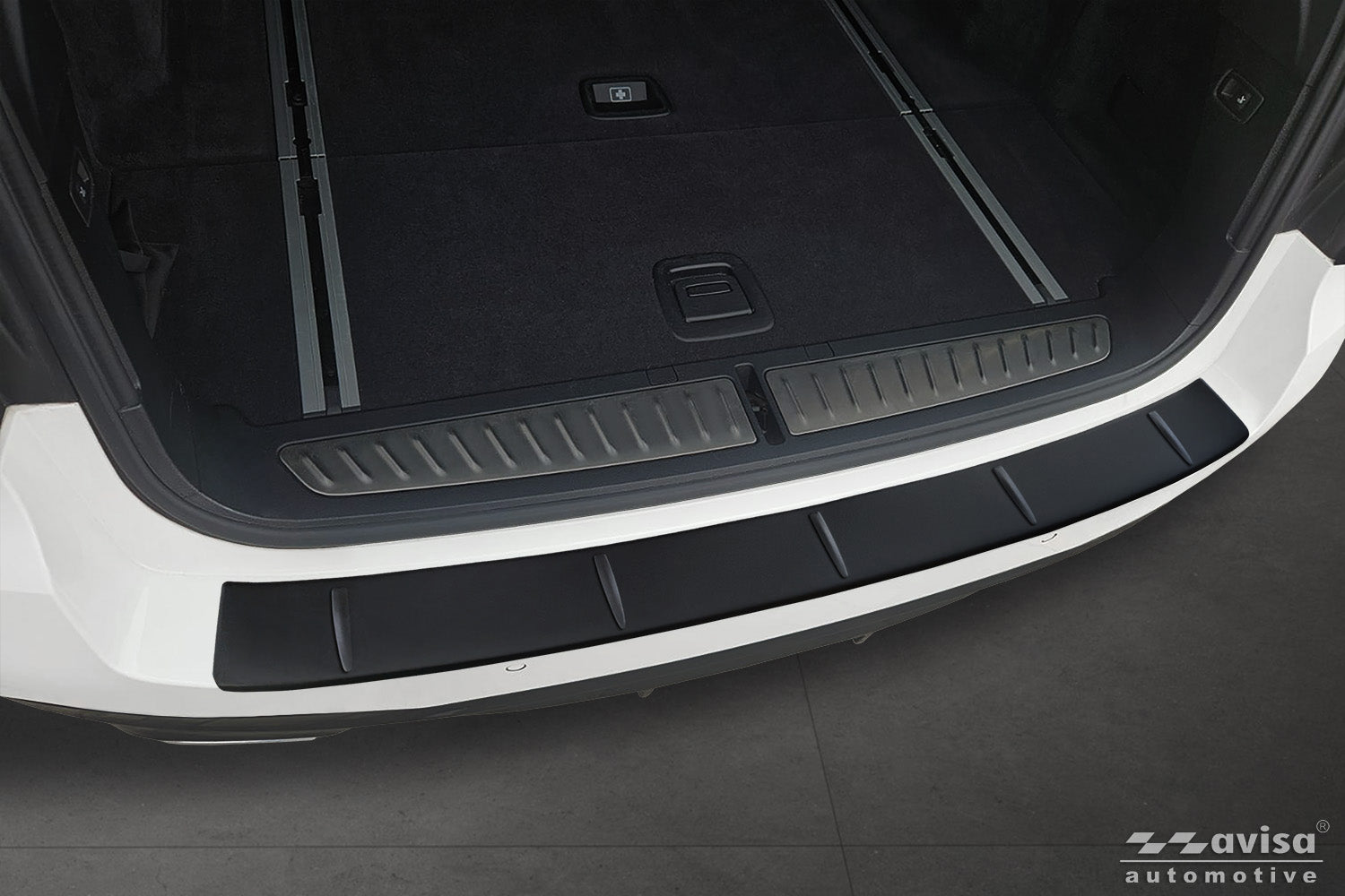 protector de parachoques trasero BMW 5 Touring negro mate