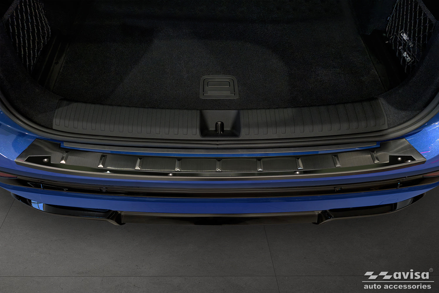 protector de parachoques trasero AUDI Q6 e-tron negro / negro espejo