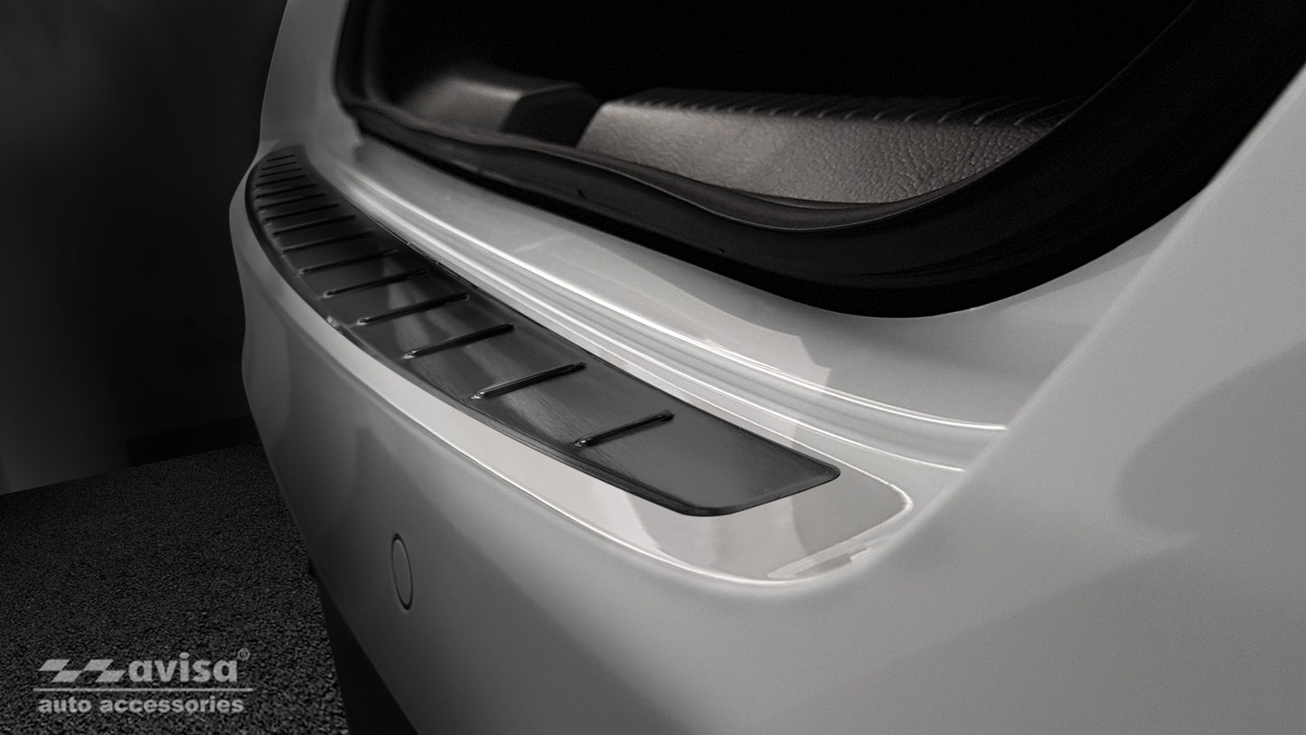 protector de parachoques trasero MERCEDES CLA negro 2019+