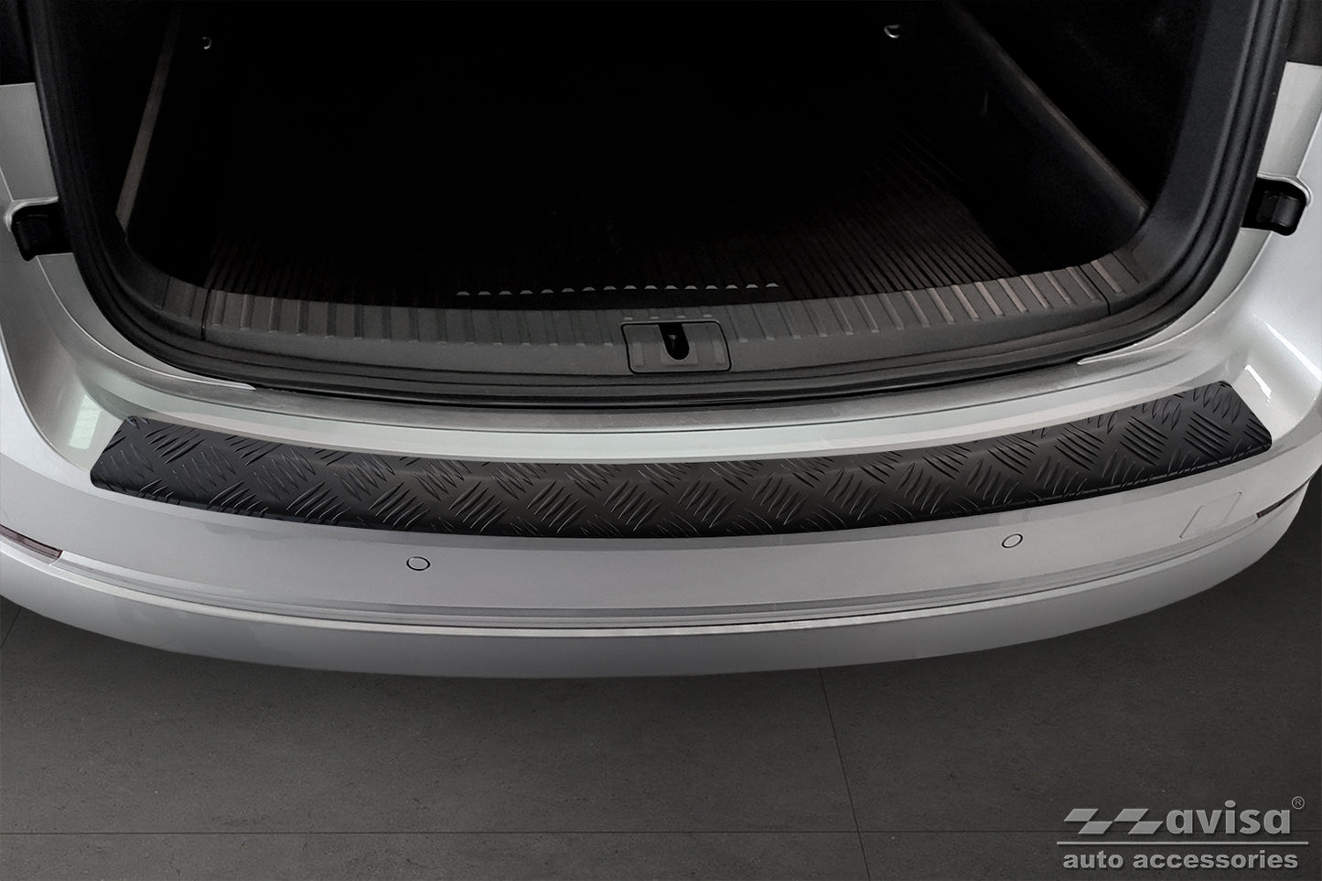 protector de parachoques trasero SKODA OCTAVIA combi 2024+ aluminio