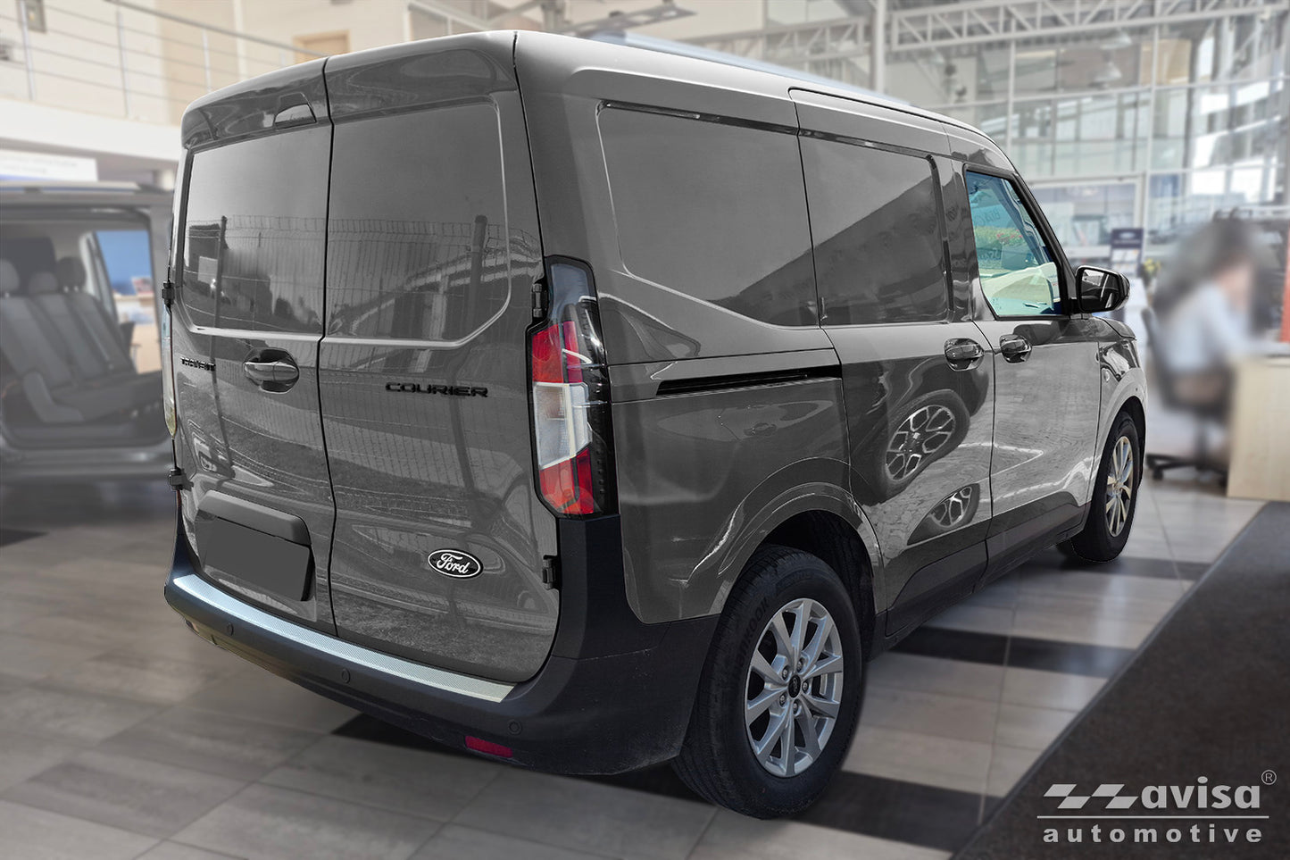 protector de parachoques trasero FORD TOURNEO COURER plata satinado 2023+