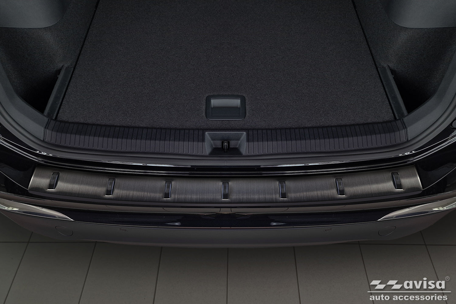 protector de parachoques trasero VW TIGUAN negro 2024+