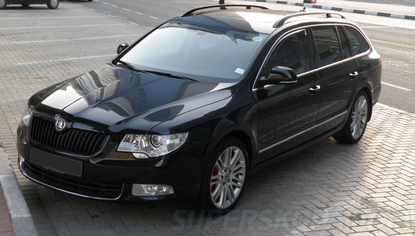 protector de parachoques trasero SKODA SUPERB combi negro 2009-13