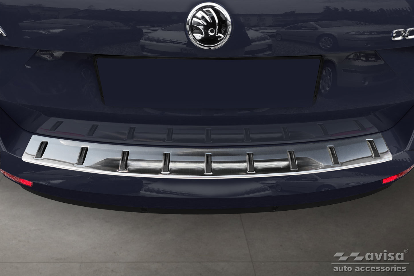 protector de parachoques trasero SKODA OCTAVIA combi plata 2016-19