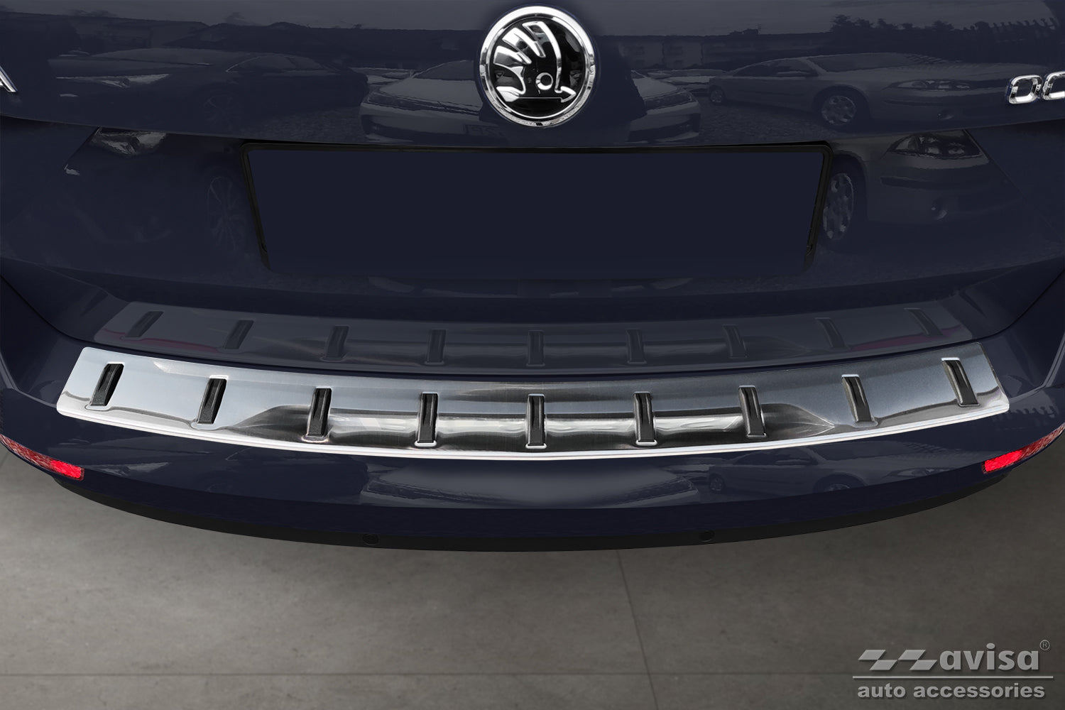 protector de parachoques trasero SKODA OCTAVIA combi plata 2016-19