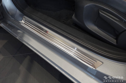 Protector umbral de puertas en relieve MG ZS plata satinado
