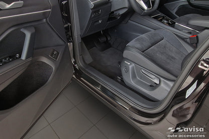 Protector umbral de puertas en relieve VW TIGUAN negro 2024+