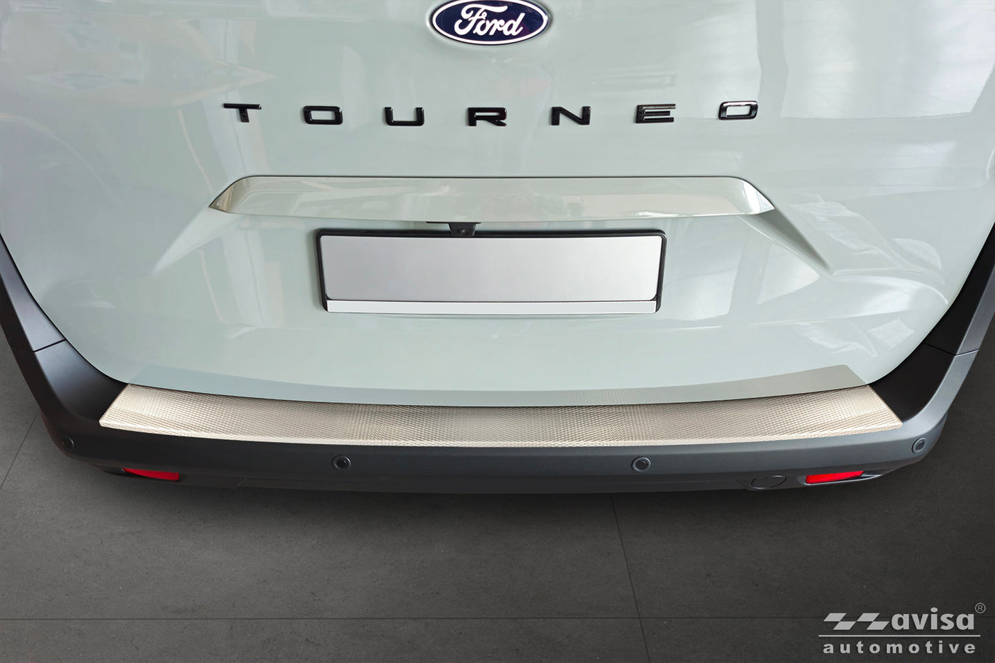 protector de parachoques trasero FORD TOURNEO COURER plata satinado 2023+