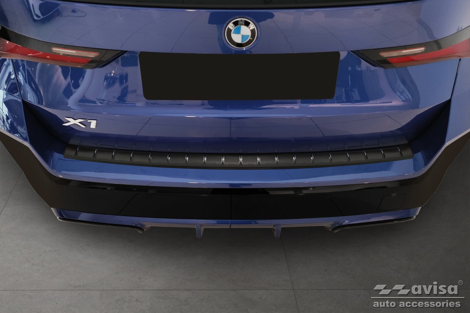 protector de parachoques trasero BMW X1 U11 negro