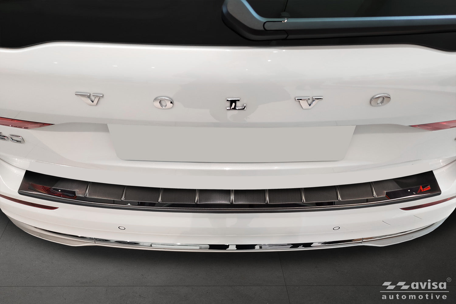 protector de parachoques trasero VOLVO XC60 negro / negro espejo 2017-21+