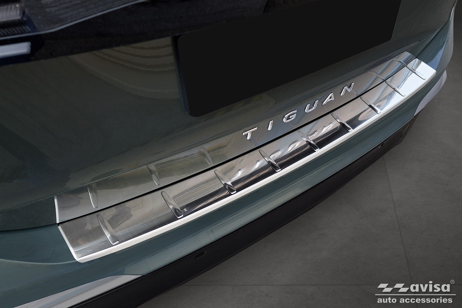 protector de parachoques trasero VW TIGUAN plata satinado 2024+