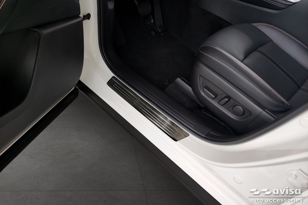 Protector umbral de puertas en relieve MAZDA CX-60 negro
