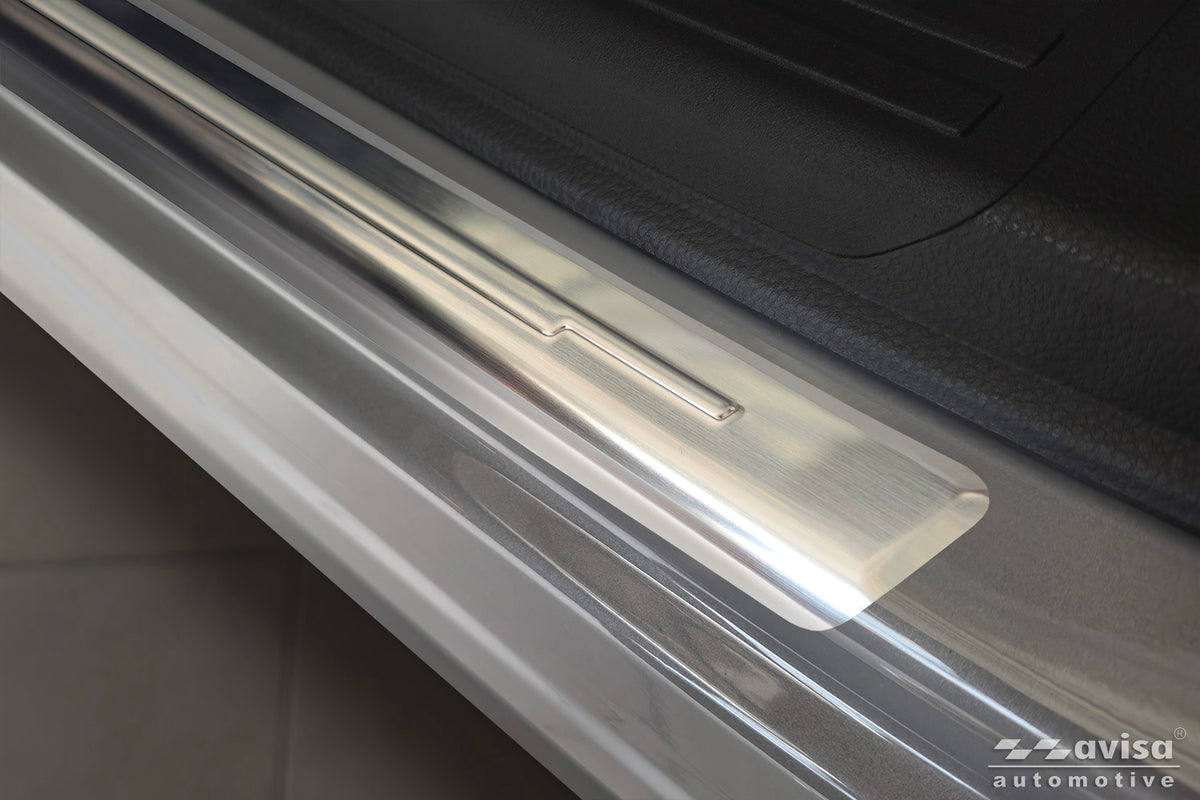 Protector umbral de puertas en relieve SUBARU FORESTER plata satinado