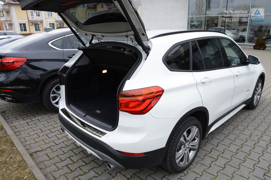 protector de parachoques trasero BMW X1 F48 negro