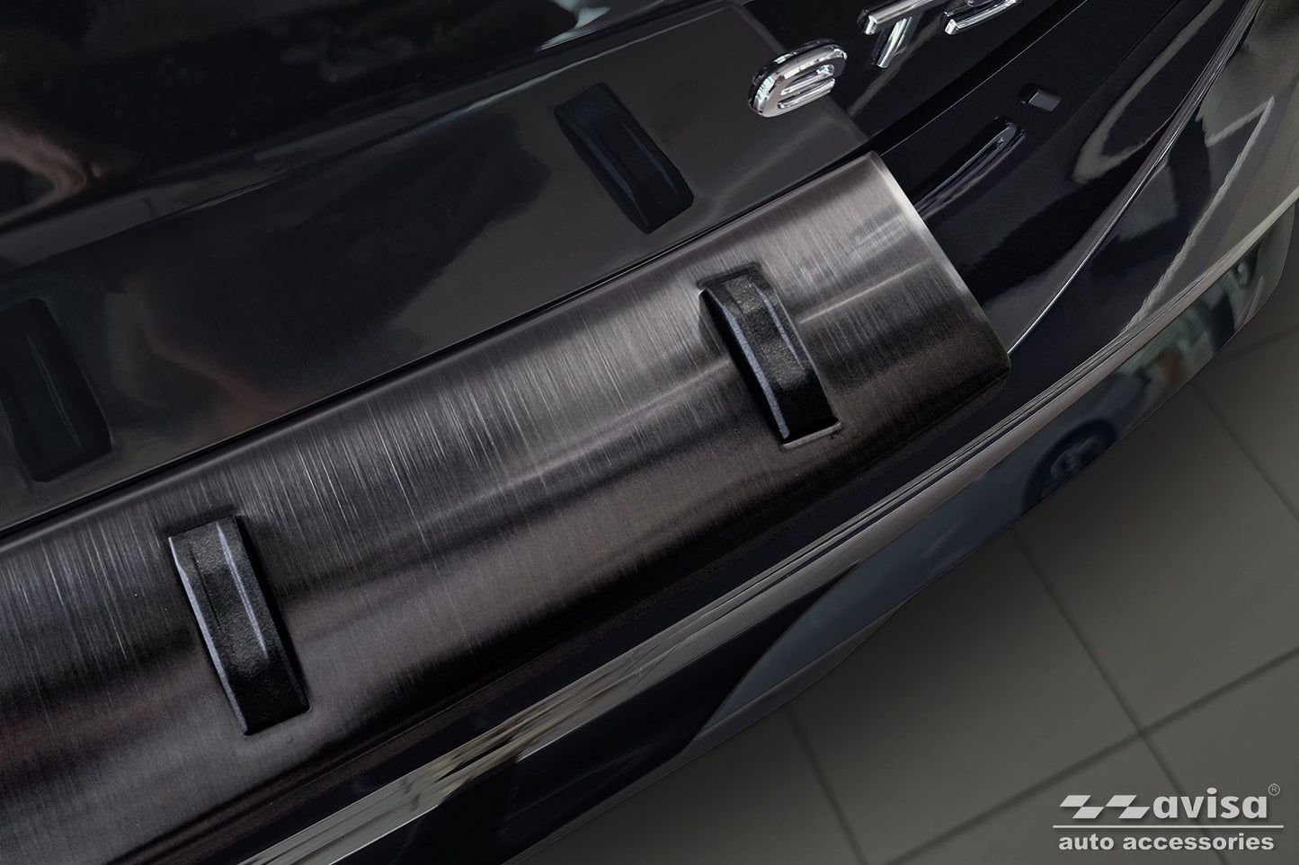 protector de parachoques trasero VW TIGUAN negro 2024+