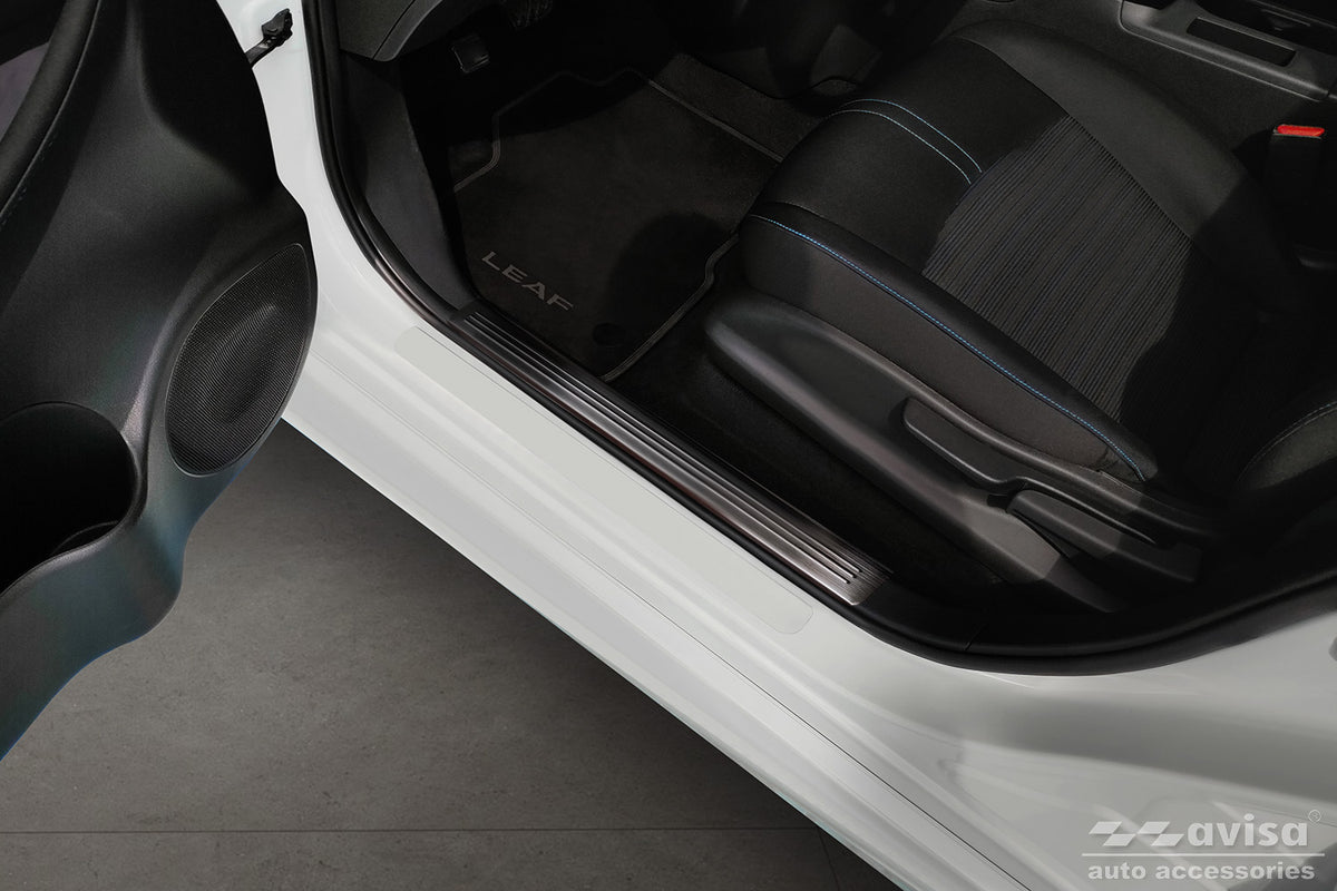 Protector umbral de puertas en relieve NISSAN LEAF negro