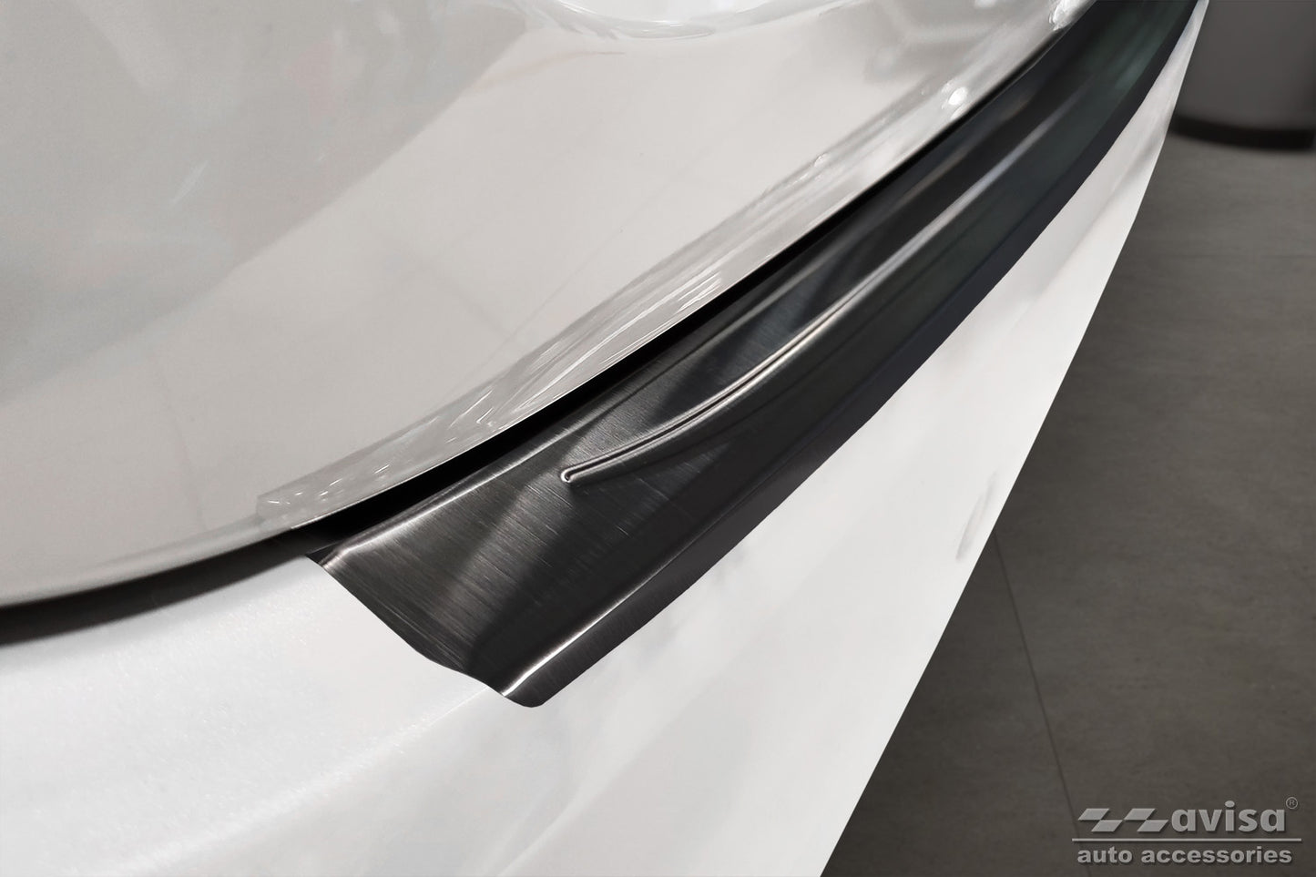 protector de parachoques trasero Toyota COROLLA GR negro 2019+