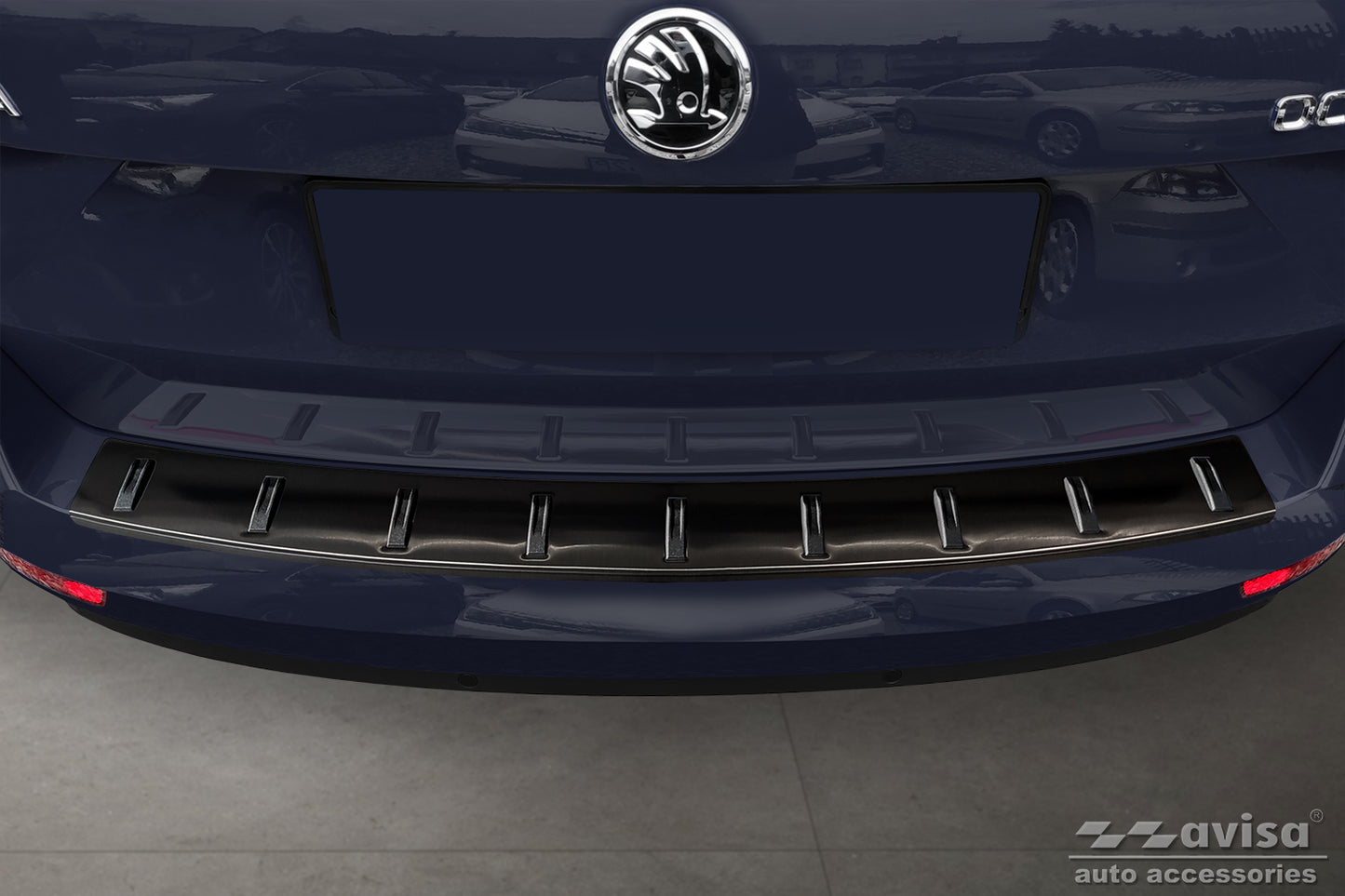 protector de parachoques trasero SKODA OCTAVIA combi negro 2016-19