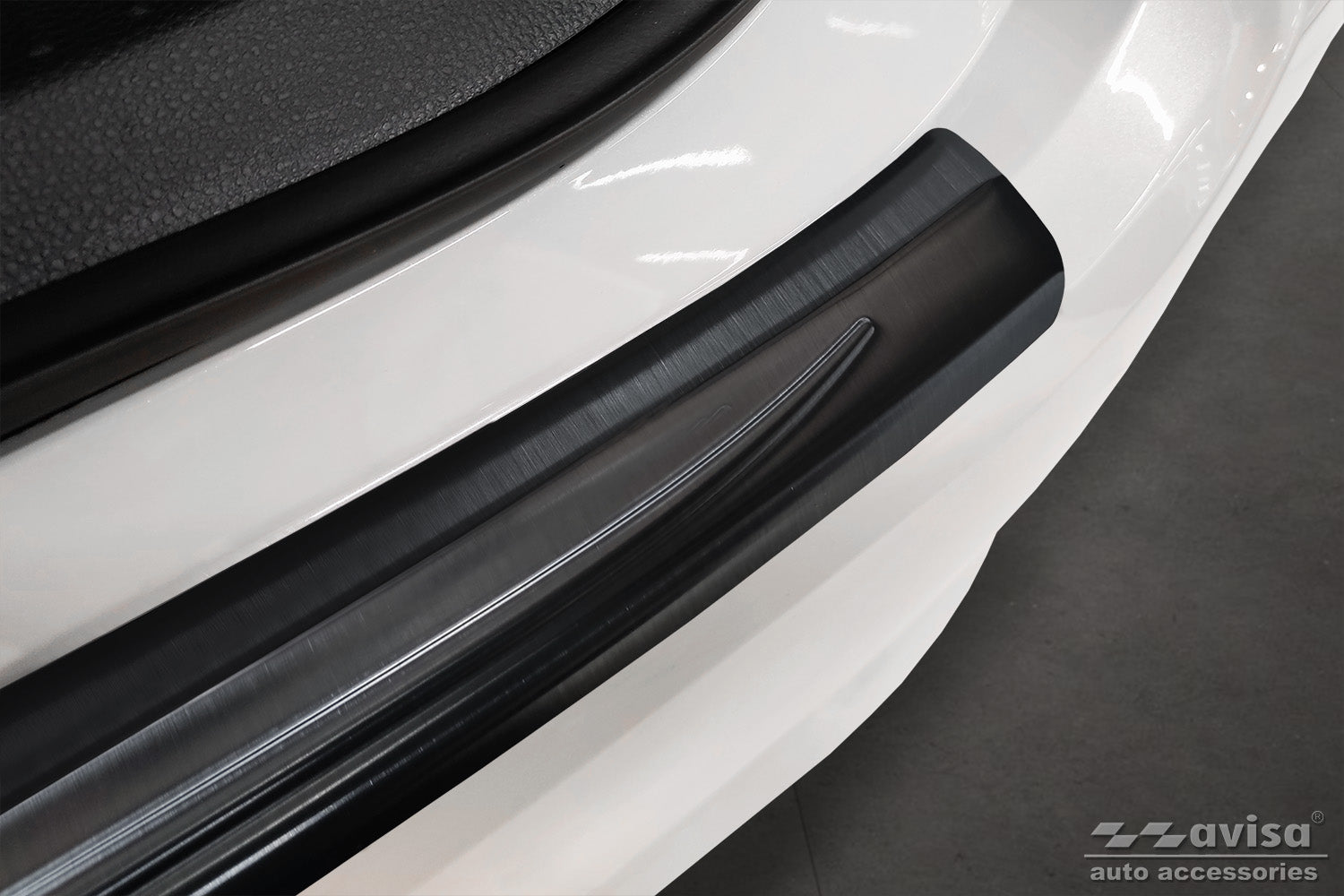 protector de parachoques trasero Toyota COROLLA GR negro 2019+