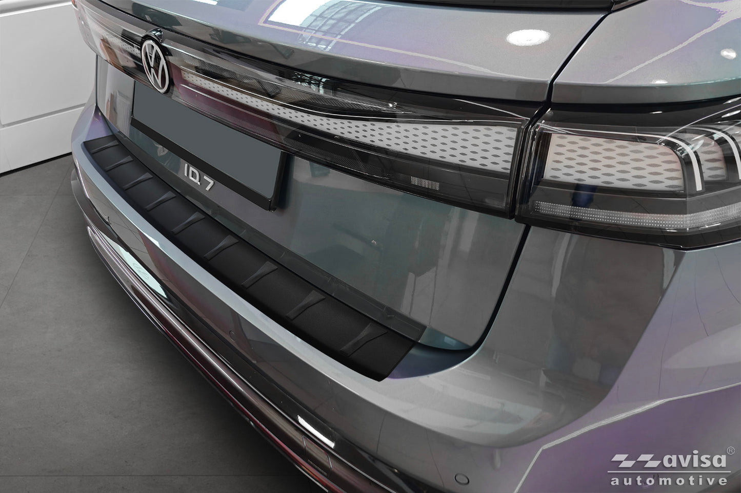 protector de parachoques trasero VW ID 7 TOURER negro mate