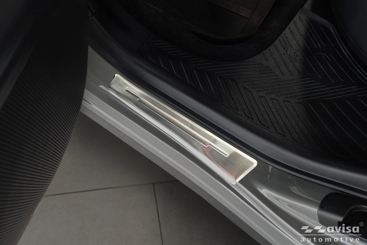 Protector umbral de puertas en relieve SUBARU FORESTER plata satinado