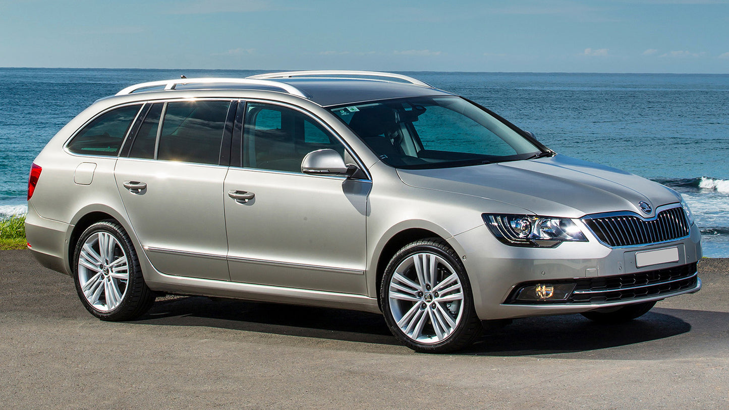 protector de parachoques trasero SKODA SUPERB combi negro 2013-15